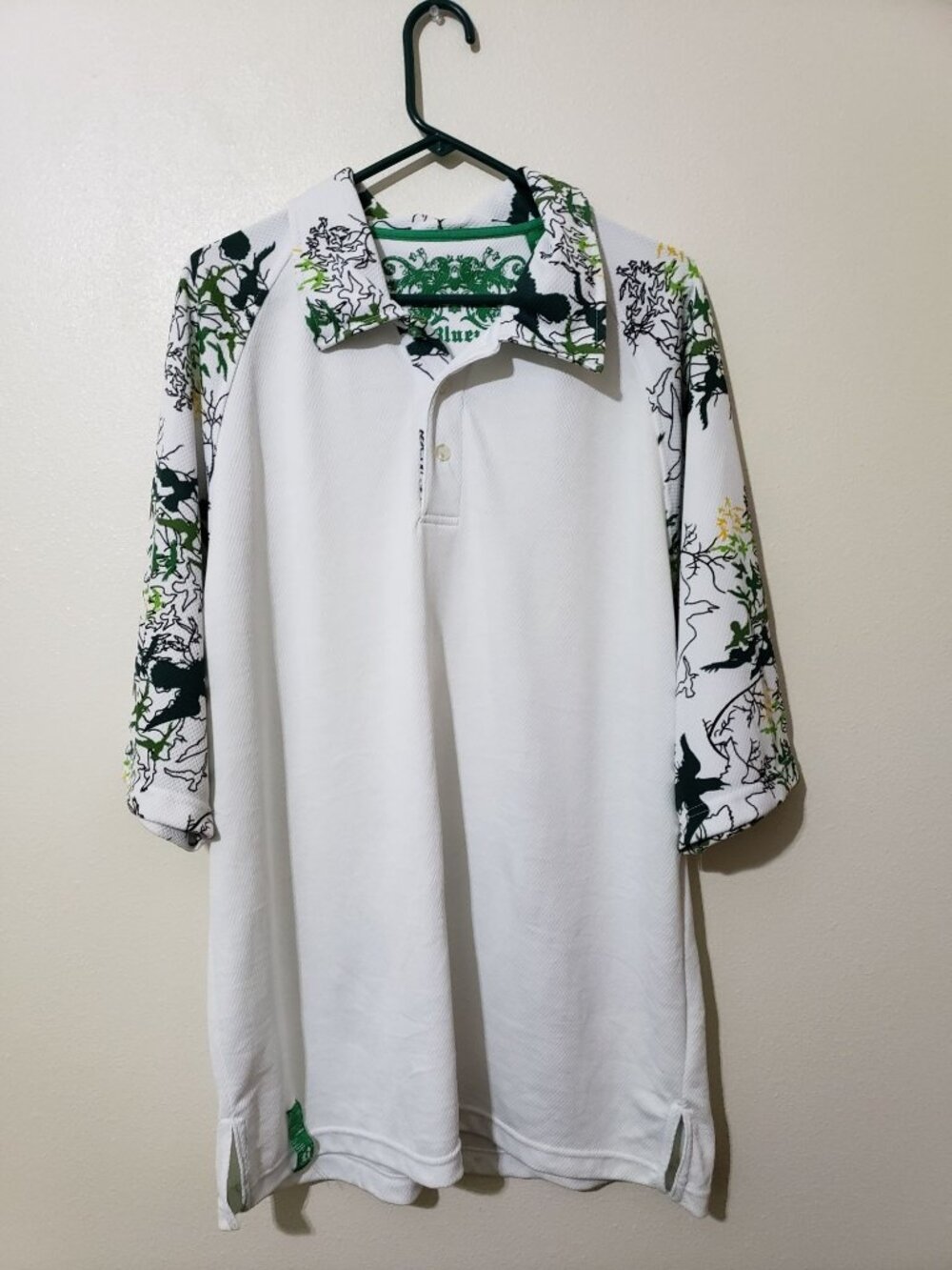 Blues white with bird and cross print collar and sleeves, size 2XL